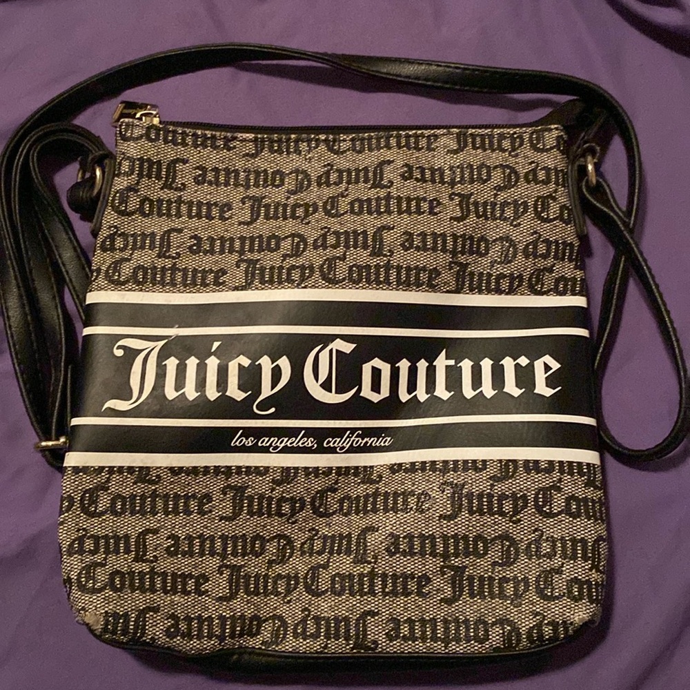 Juicy couture Crossbody  preowned in good condition. retails for $80